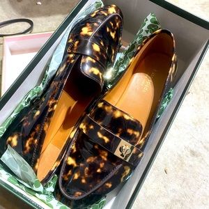 Womens Catroux Tortoises Patent Leather Loafers in Tan